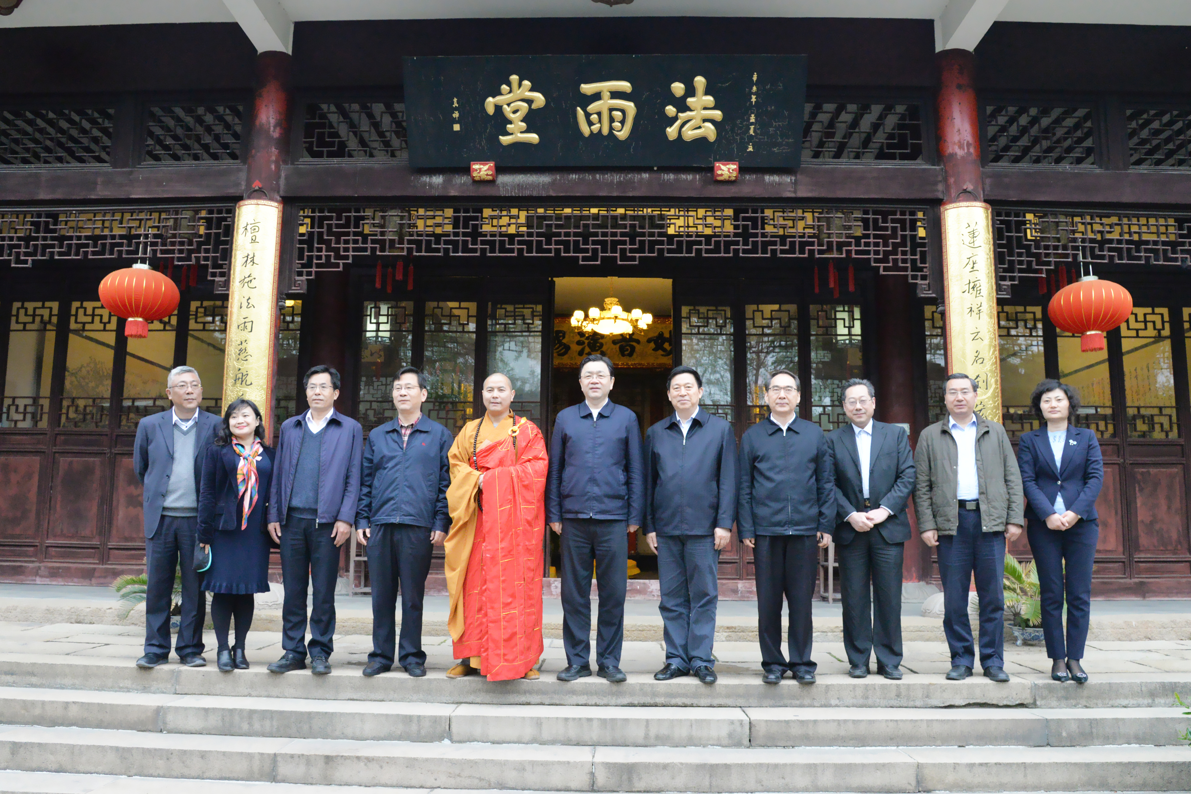 省委常委統戰部部長楊嶽赴無錫開原寺調研智慧寺院建設工作