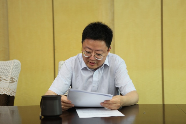 周伟文为分管范围党员讲党课