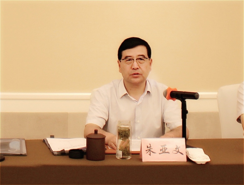 朱亚文出席江苏省基督教两会会务会议